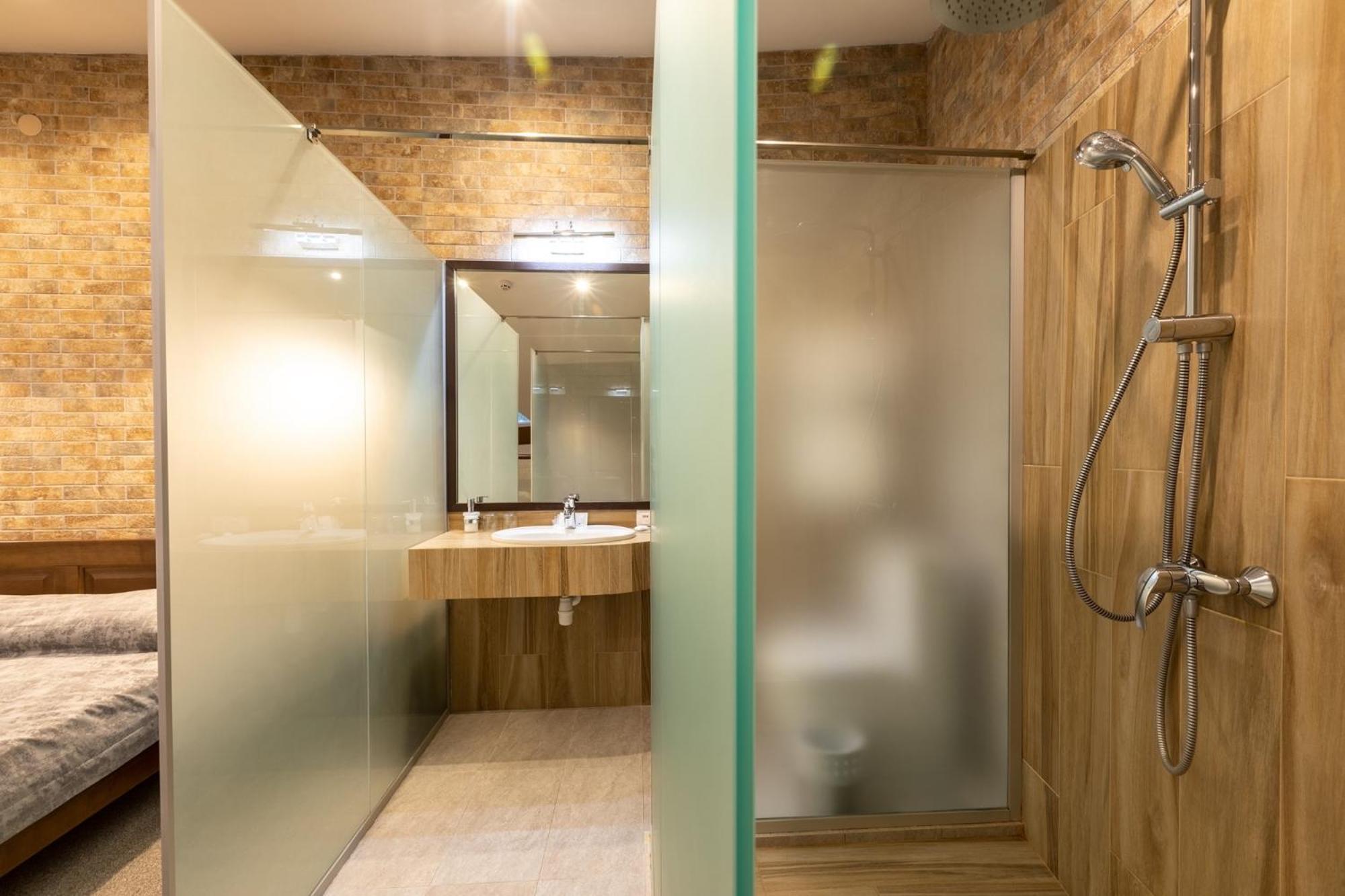 Hotel-Restaurant Complex Vensky ブロヴァルィー エクステリア 写真