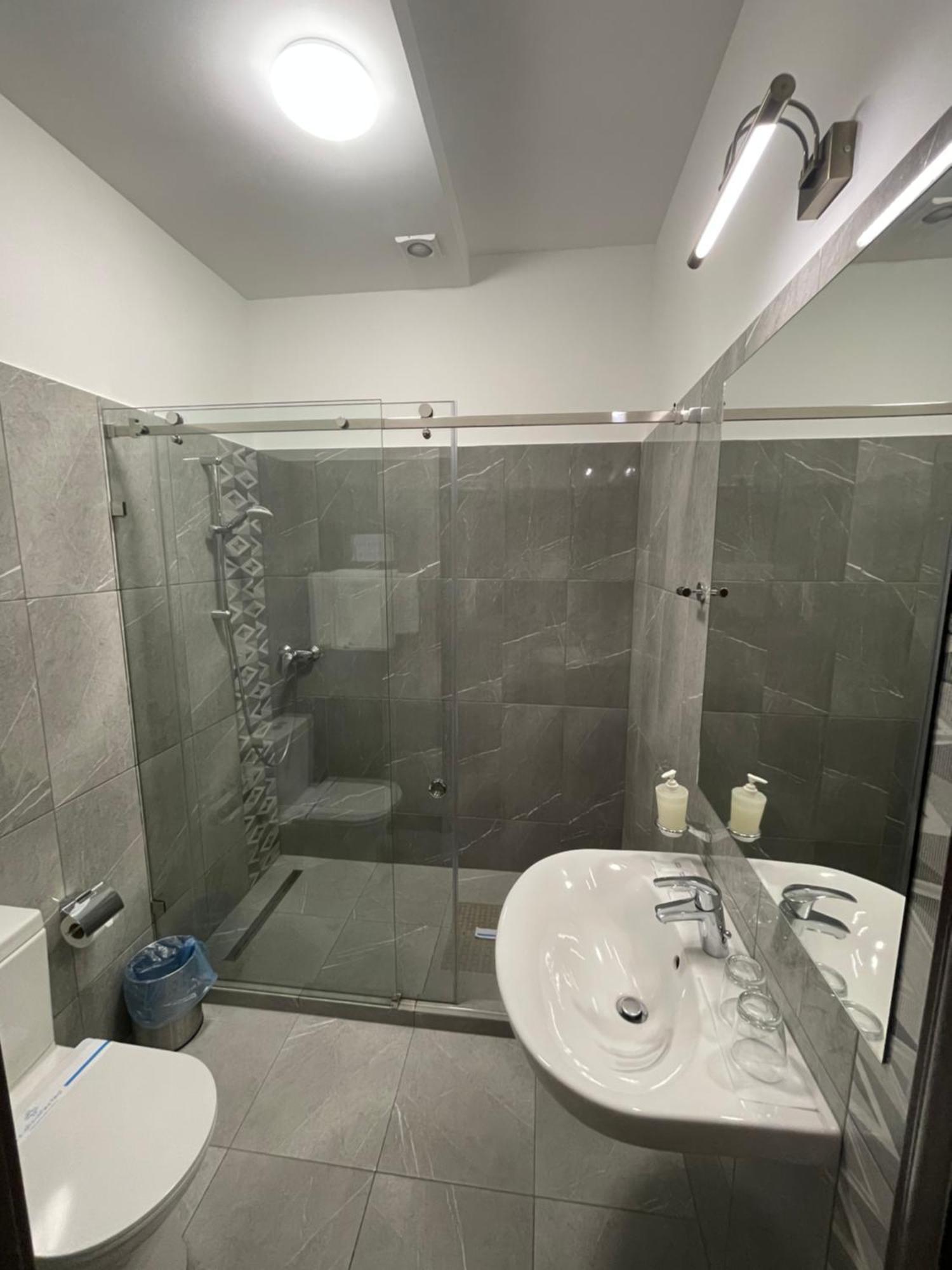 Hotel-Restaurant Complex Vensky ブロヴァルィー エクステリア 写真