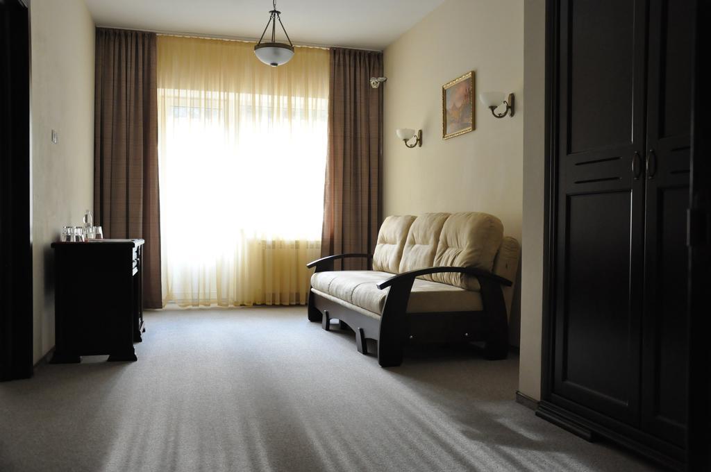 Hotel-Restaurant Complex Vensky ブロヴァルィー エクステリア 写真