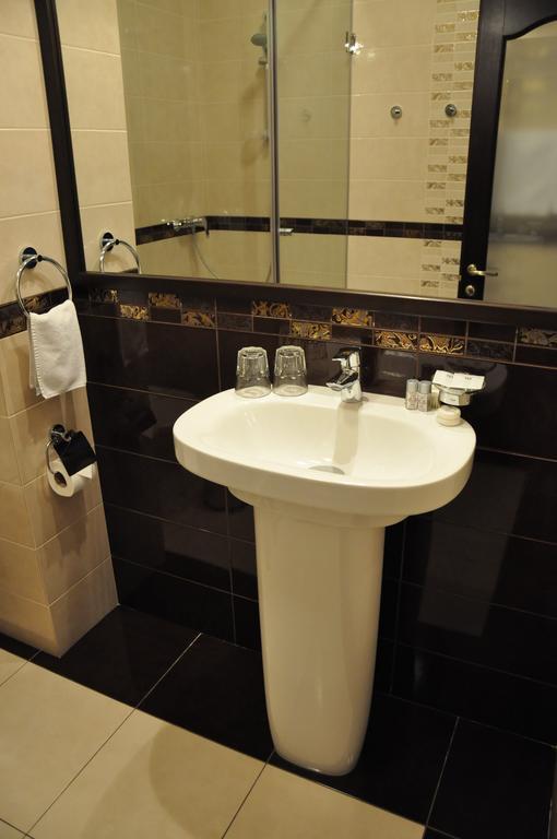 Hotel-Restaurant Complex Vensky ブロヴァルィー エクステリア 写真